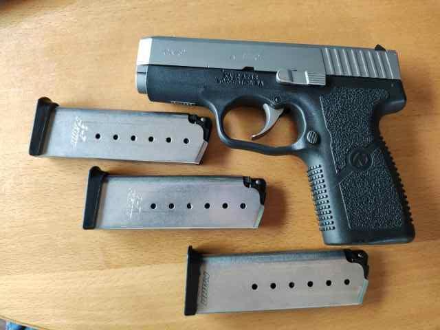 Kahr CW9 w/ 3 mags Like New