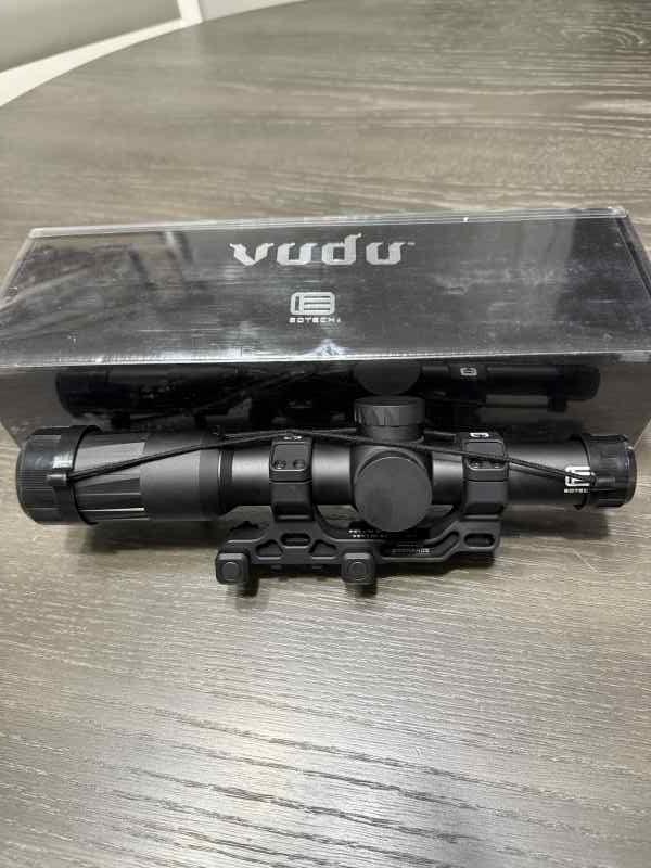 Eotech Vudu 1-8 with badger mount 