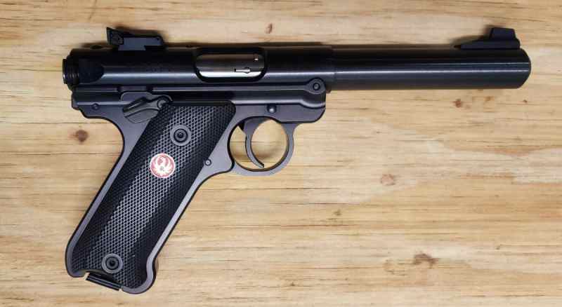 Ruger Mark IV Blued Target 5.5&quot; Bull Barrel 