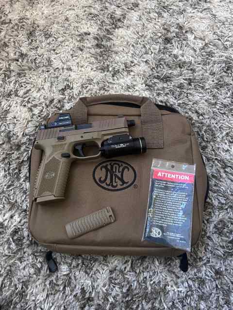 FN 509 Tactical FDE w/ Holosun red dot and light