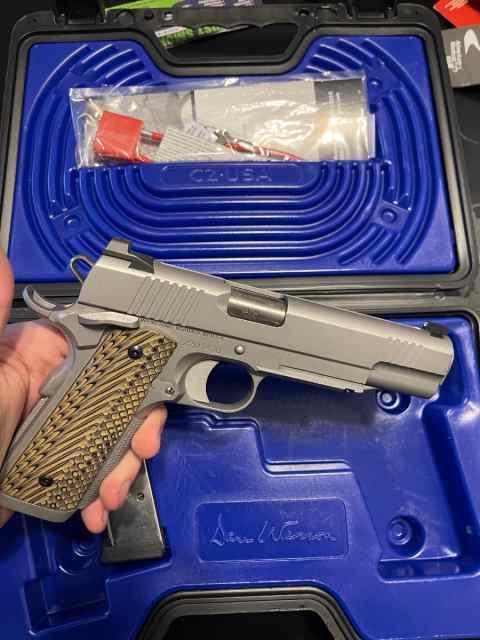 Dan Wesson Specialist 45 ACP 