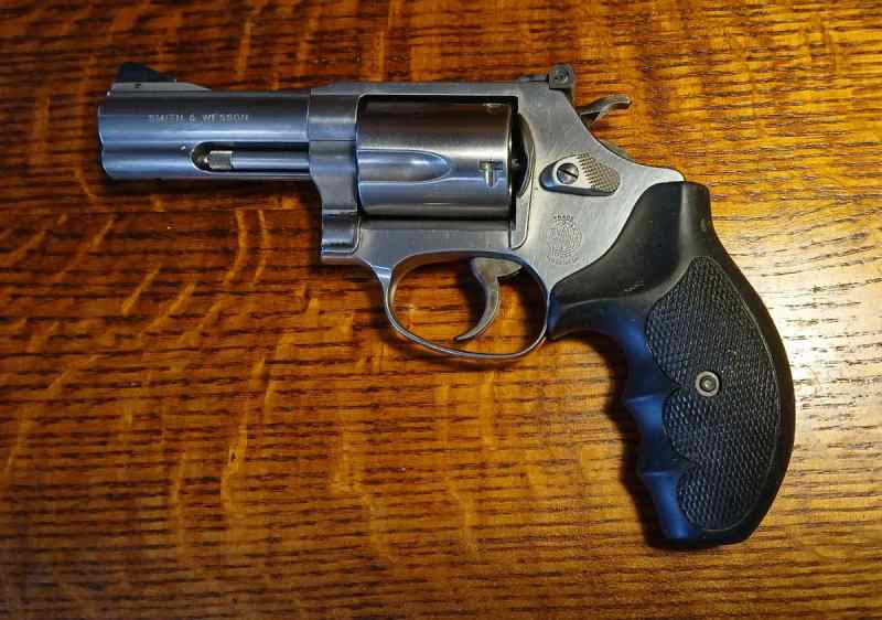 SMITH AND WESSON MODEL 60-10 .357 MAG 3 INCH