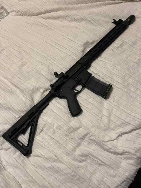 Brand new smith and Wesson m&amp;p15 comes w/ Plano 36