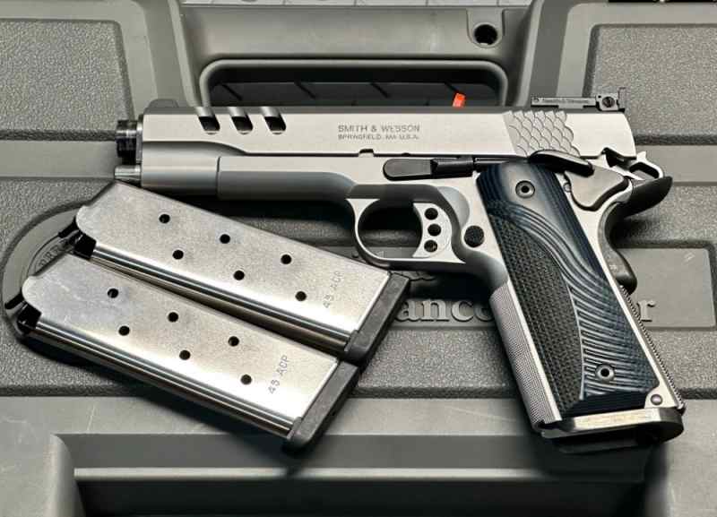 Smith &amp; Wesson 1911 Performance Center 45 ACP 5&quot;
