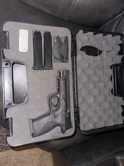 Smith and Wesson M&amp;P9 Pro Series