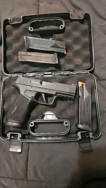 P365 x macro w/ 4 mags 