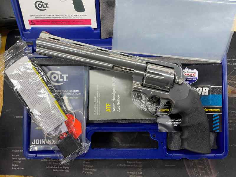 Colt Anaconda 44 Magnum.