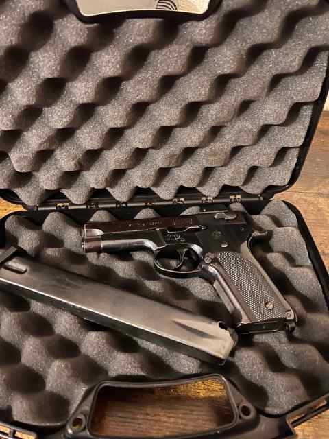 Smith &amp; Wesson model 559