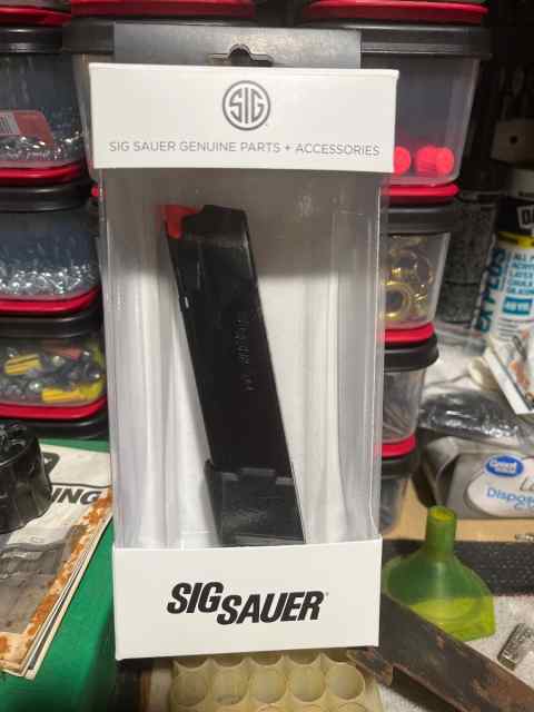 SIG 21 round magazine for the 365.