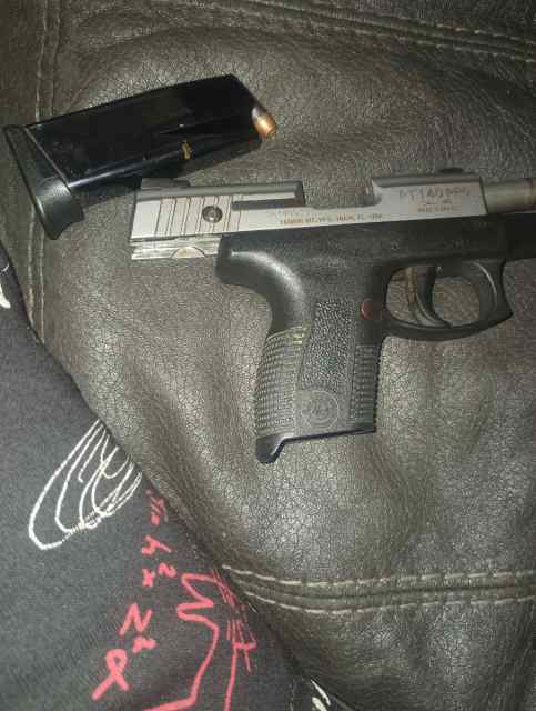 Taurus pt140 with one mag 300 obi