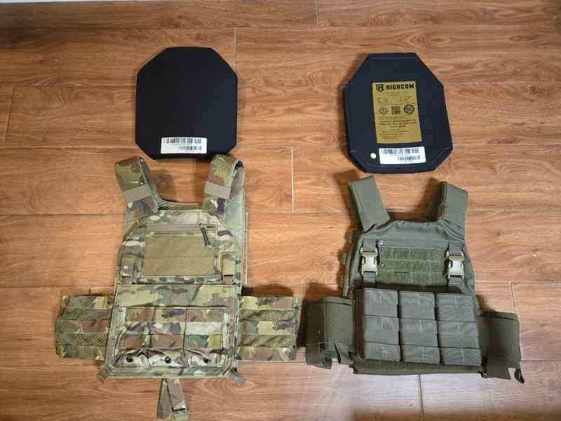 Plate Carriers &amp; Pair of Level 4 Ceramic Plates
