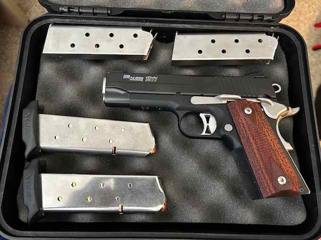 SIG 1911 C3 .45 - IMMACULATE!