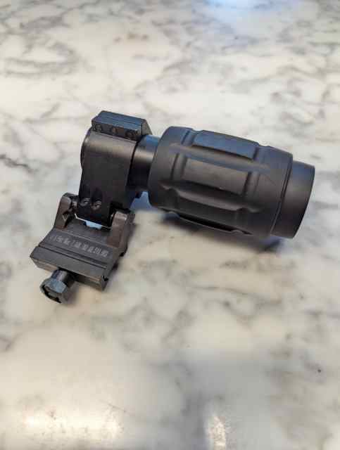 3x Magnifier with side folding mount