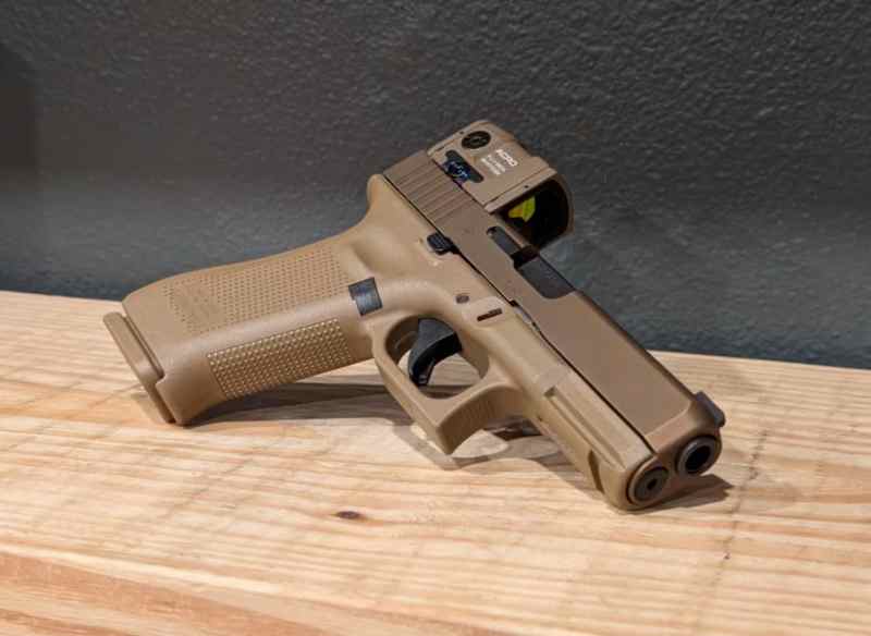 Glock 19X + Aimpoint ACRO P-2 FDE