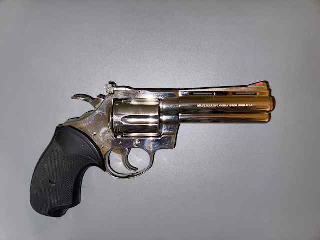 Spectacular Vintage Colt Diamondback 