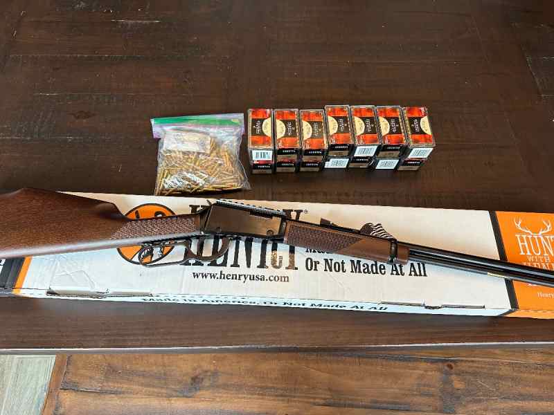 Henry Varmint Express 17 HMR with 800rds ammo