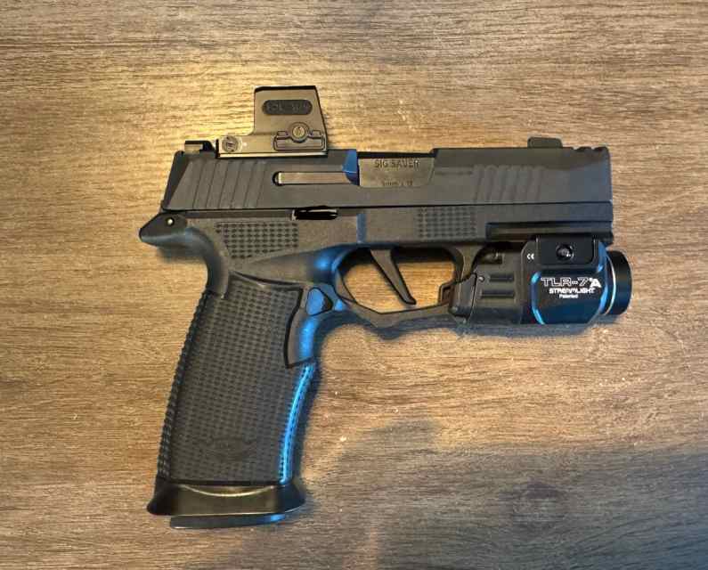 Sig x-macro w/Icarus air grip +extras 