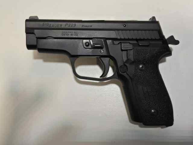 SIG Sauer P229 9mm – Legacy Slide / German Frame