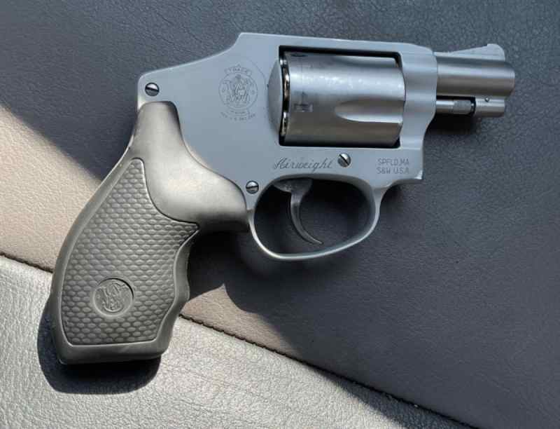 Smith and Wesson Airweight .38 S&amp;W 642 