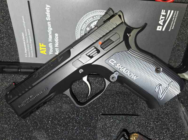 CZ Shadow 2 Compact like New in case