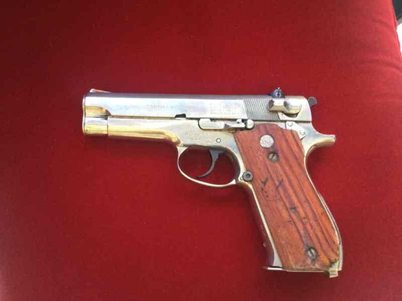 S&amp;W Model 39