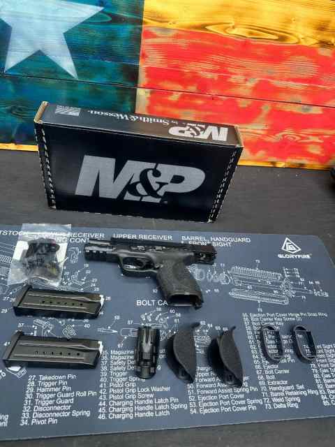 Smith and Wesson M&amp;P 2.0 9mm