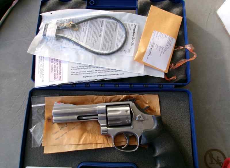 Smith &amp; Wesson S&amp;W 686 Plus Stainless 357 mag 