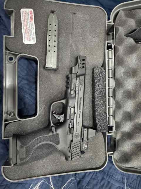 S&amp;W M&amp;P 2.0 10mm performance center with delta red