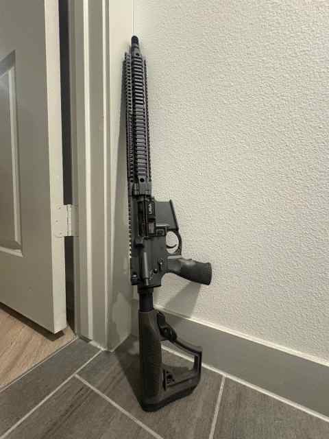 Daniel Defense DDM4 V9Lw $1300