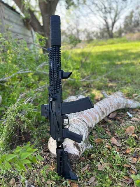 AK102 