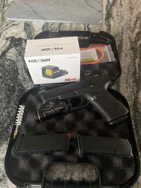 Glock 19 GEN 5 MOS with Holosun red dot