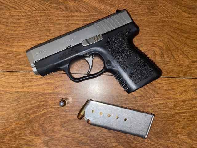 💥💥Kahr CM9 + extras💥💥
