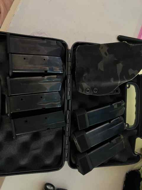 Sig P365XL w/Romeo and 3-15 and 5-12rd 