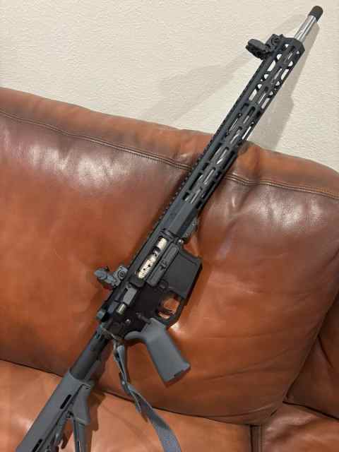 New Frontier Billet 5.56 mm AR-15 Fluted bull barr