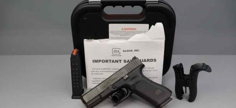 Glock 45 9mm 4.02&quot; w/Box