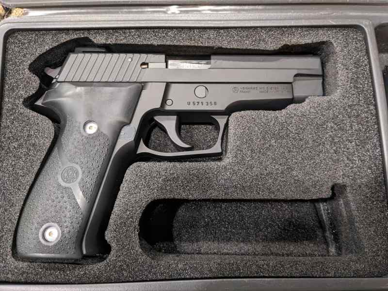 Sig Sauer P226 .40 w- true glow night sights