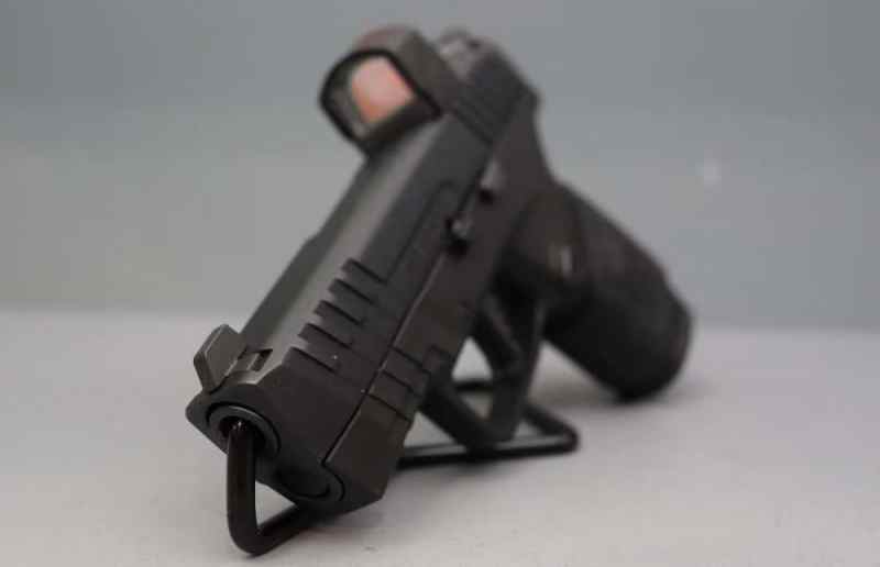IWI Masada 9 Slim 9mm 3.4&quot; w/box &amp; optic