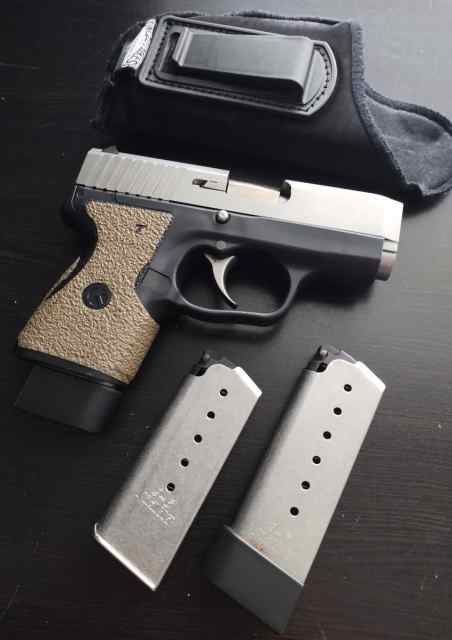 Kahr CM9 