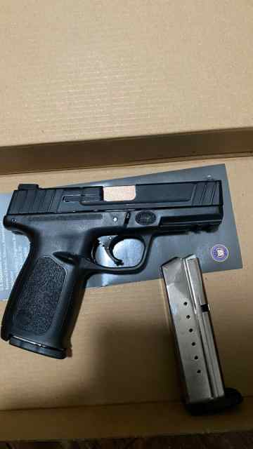 Smith &amp; Wesson SD9VE